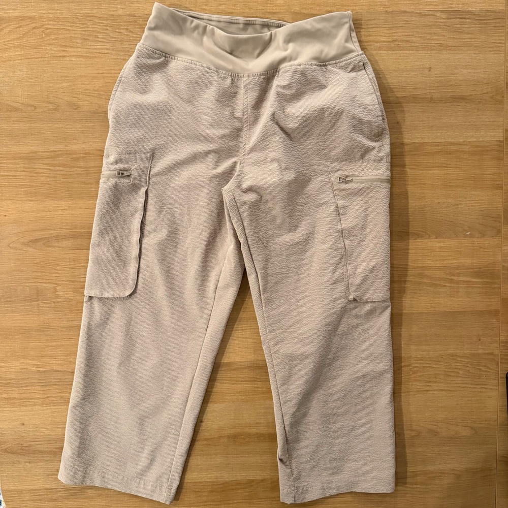 Sage Collective Textured Cargo Capris Women's M Beige Cropped Pants Pockets‎